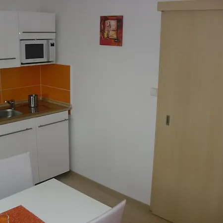 Apartman Linda * リプノ・ナト・ヴルタヴォウ