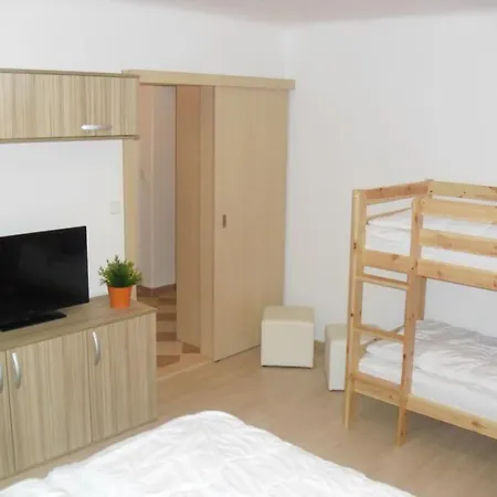 アパート Apartman Linda